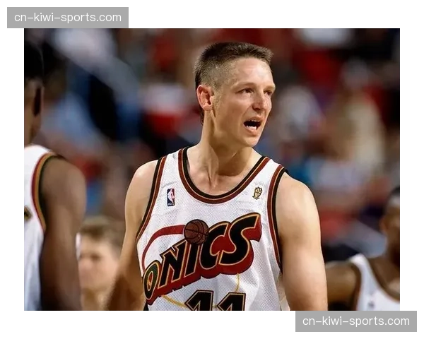 骑士埃利斯攻防一体展现价值 三分命中率保持高效输出